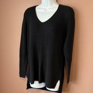 Old Navy Women's Classic Black V-Neck Sweater
